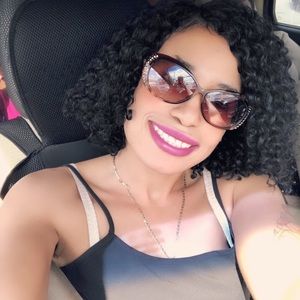 Meet your Posher, Joseline